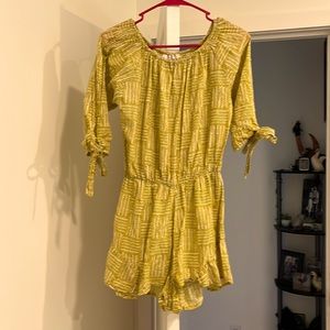 Manaola romper xs/small